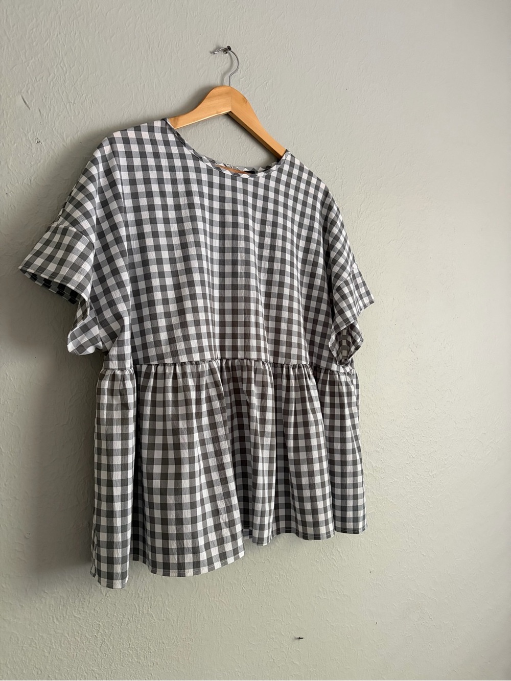 Gingham Peplum Short Sleeve Top - Picture 2 of 4